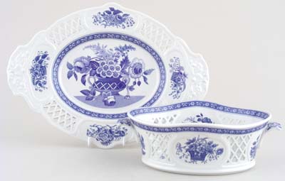Basket with Stand Filigree
